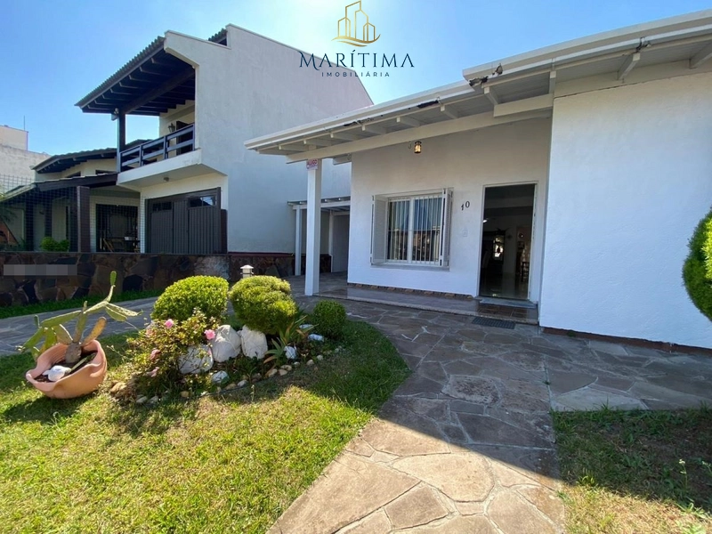 Linda casa com piscina!: 3ª foto da galeria de imagens do imóvel