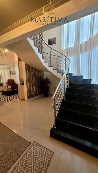 Linda casa com piscina em condomínio alto padrão.: 8ª foto da galeria de imagens do imóvel