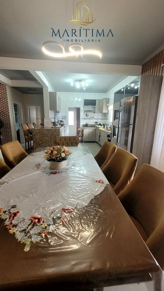 Linda casa com piscina em condomínio alto padrão.: 6ª foto da galeria de imagens do imóvel