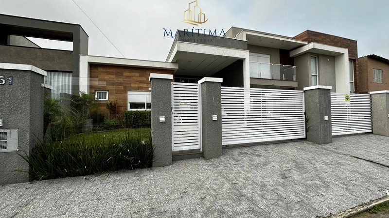 Casa térrea com piscina no Centro de Tramandaí!: 3ª foto da galeria de imagens do imóvel