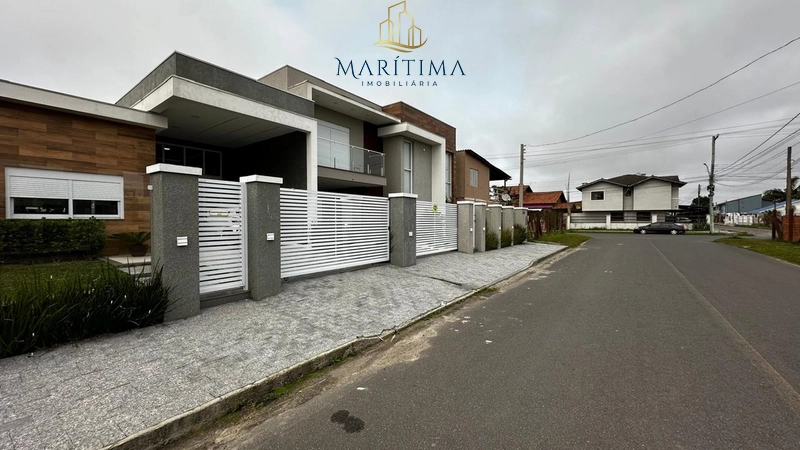 Casa térrea com piscina no Centro de Tramandaí!: 2ª foto da galeria de imagens do imóvel