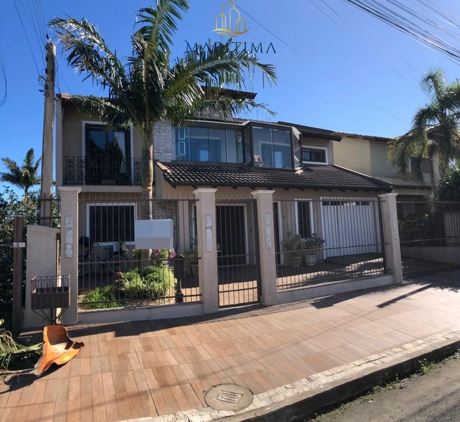 Sobrado semimobiliado com 04 dormitórios, em Tramandaí!!!: 1ª foto da galeria de imagens do imóvel