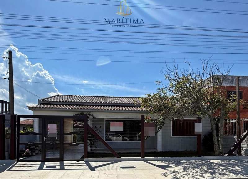 Casa térrea, ampla, localização excepcional em Tramandaí!: 2ª foto da galeria de imagens do imóvel