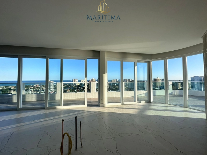 Cobertura duplex com 4 suítes, piscina privada e uma vista de cinema!: 3ª foto da galeria de imagens do imóvel
