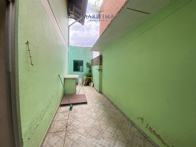 Sobrado amplo no bairro São José!: 7ª foto da galeria de imagens do imóvel
