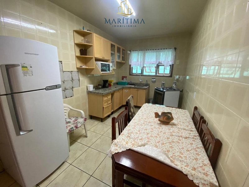 Sobrado amplo no bairro São José!: 5ª foto da galeria de imagens do imóvel