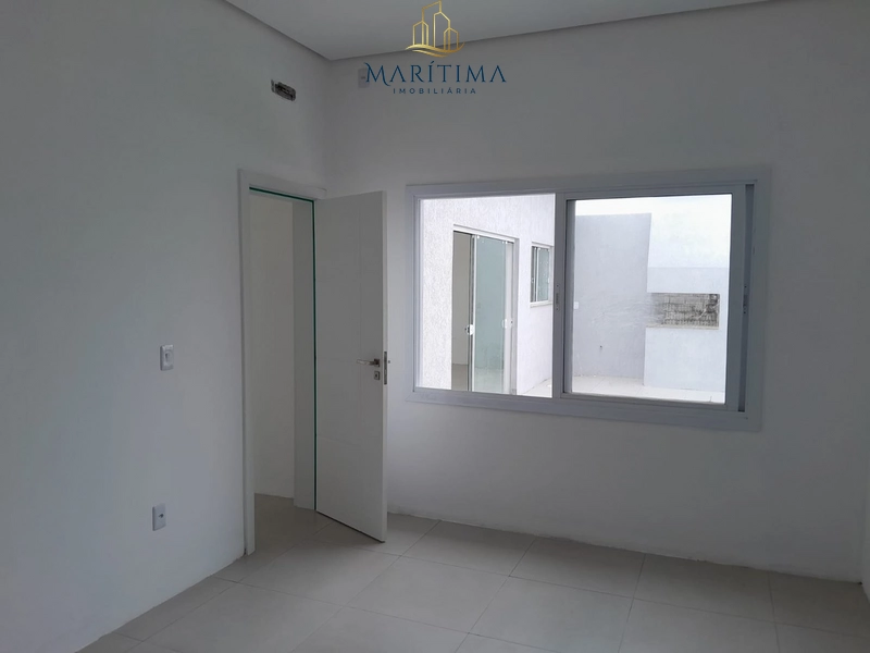 Casa nova e moderna no Centro: 10ª foto da galeria de imagens do imóvel