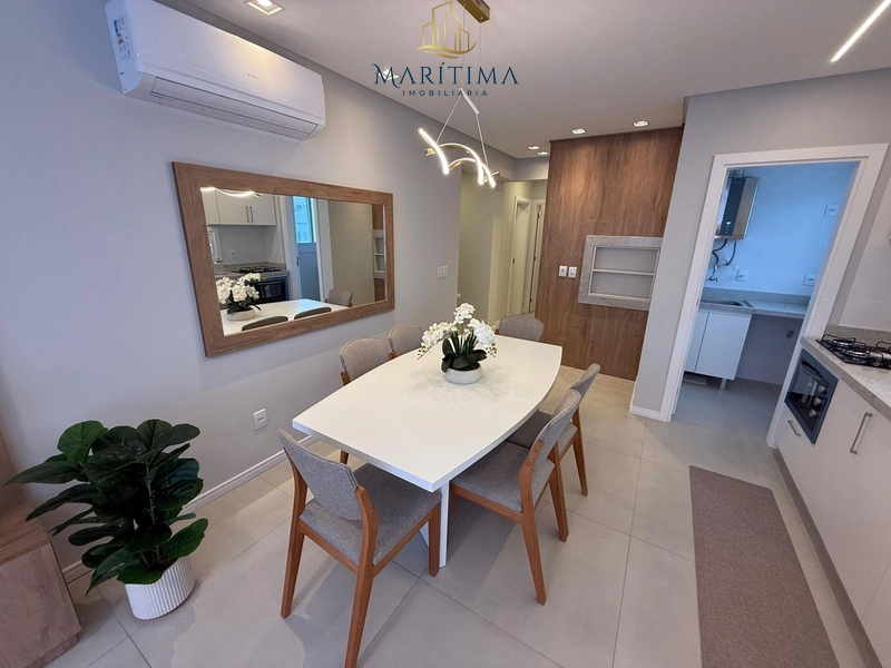 Apartamento decorado, 2 dormitórios leste norte com terraço no Centro!: 4ª foto da galeria de imagens do imóvel