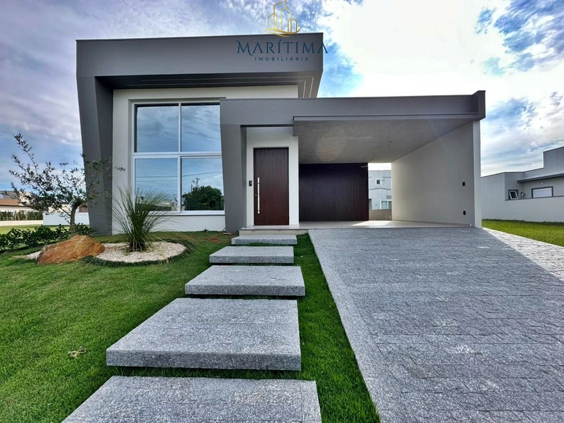 Casa nova com 3 suítes a venda no condomínio Marítimo!