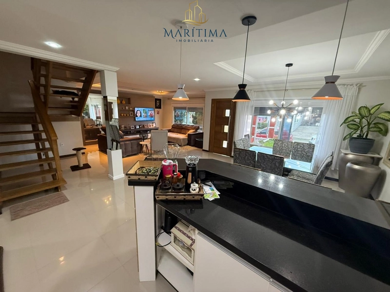 No Centro de Tramandaí – 3 Dorms, 2 Suítes, Piscina e Espaço Gourmet: 8ª foto da galeria de imagens do imóvel