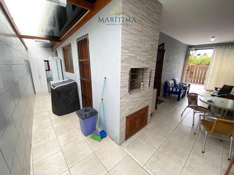 Casa com piscina: 22ª foto da galeria de imagens do imóvel