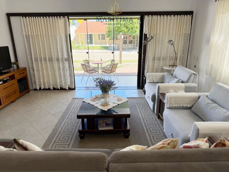 Casa a venda no Centro de Tramandaí, próxima ao mar: 8ª foto da galeria de imagens do imóvel