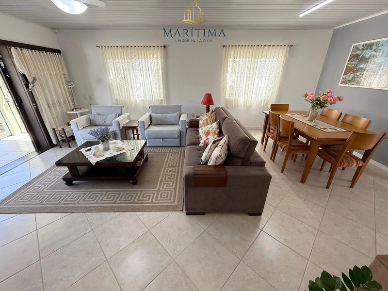 Casa a venda no Centro de Tramandaí, próxima ao mar: 11ª foto da galeria de imagens do imóvel