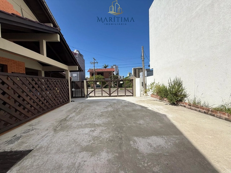 Casa com 05 dormitórios, a 500 metros do Mar!!!: 4ª foto da galeria de imagens do imóvel