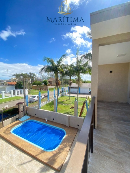 Casa mobiliada com piscina a venda no Centro de Imbé: 3ª foto da galeria de imagens do imóvel