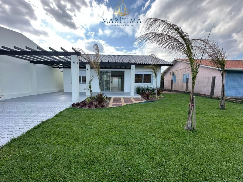 Casa térrea nova a 2 quadras do mar, em região central em Tramandaí!: 4ª foto da galeria de imagens do imóvel