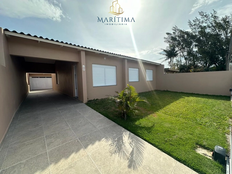 Casa térrea a uma quadra do mar no Centro de Tramandaí!