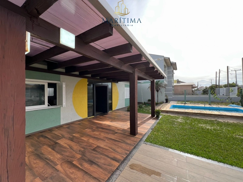 Casa a venda em Imbé, 4 dormitórios a 150 mts da beira mar!: 2ª foto da galeria de imagens do imóvel