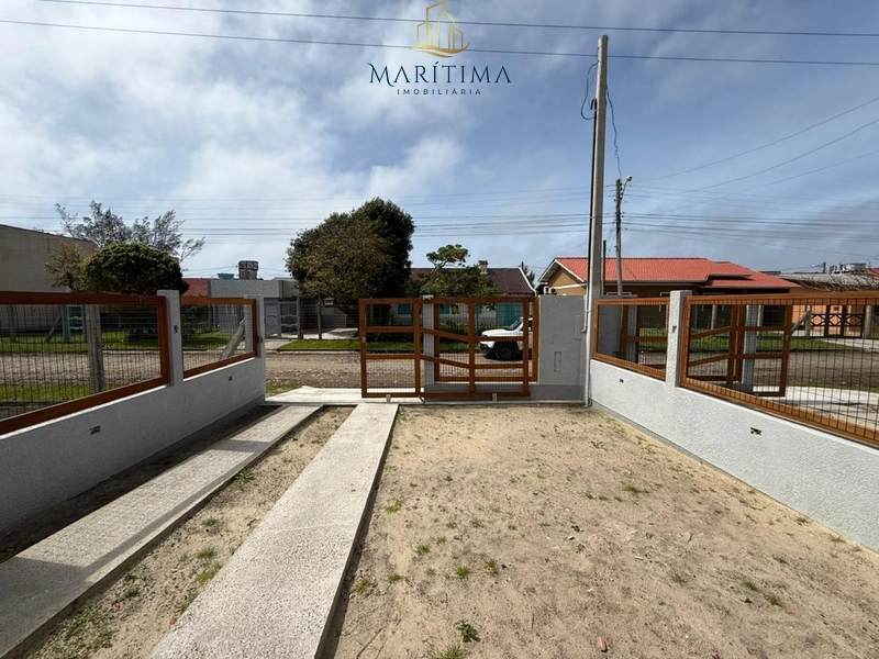Casa nova a venda em Nova Tramandaí, com amplo pátio, próxima ao mar!: 2ª foto da galeria de imagens do imóvel