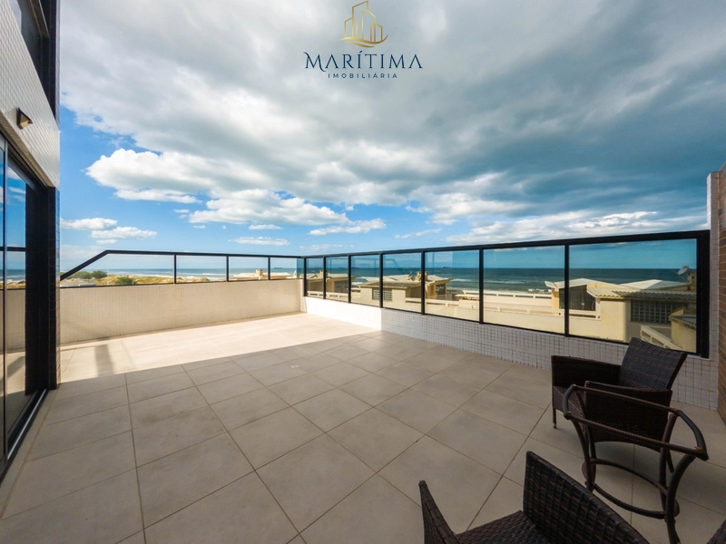 Apartamento vista mar com amplo terraço a venda na Barra em Tramandaí