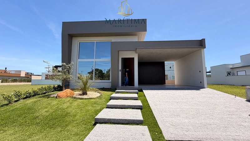 Casa com 03 suítes, no condomínio Marítimo!