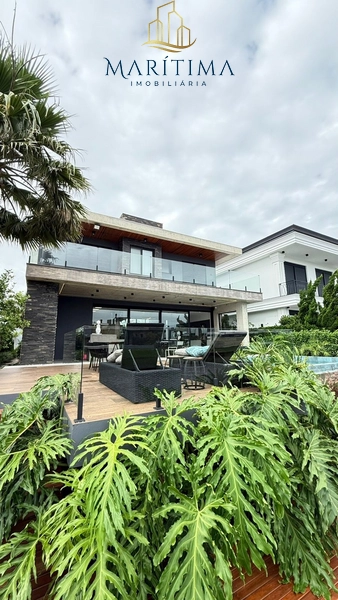 Sobrado com 05 suítes, em condomínio fechado!: 6ª foto da galeria de imagens do imóvel