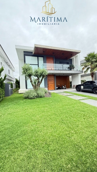 Sobrado com 05 suítes, em condomínio fechado!: 2ª foto da galeria de imagens do imóvel