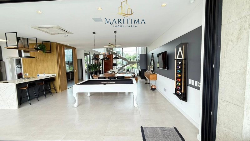 Sobrado com 05 suítes, em condomínio fechado!: 8ª foto da galeria de imagens do imóvel