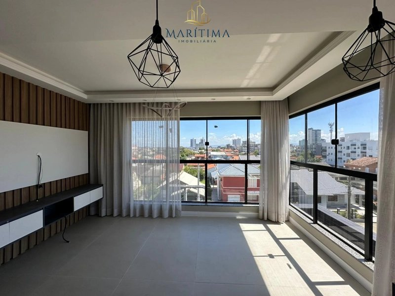 Apartamento NOVO localizado a apenas 450 metros da beira-mar !