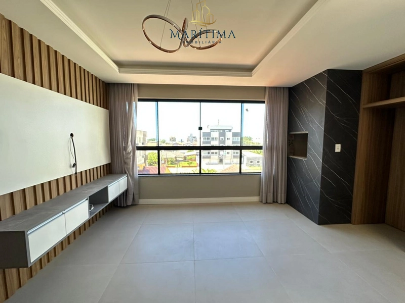 Apartamento de 02 dormitórios a poucos metros do Mar!