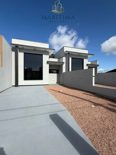 Casa com 02 dormitórios, no Centro de imbé!