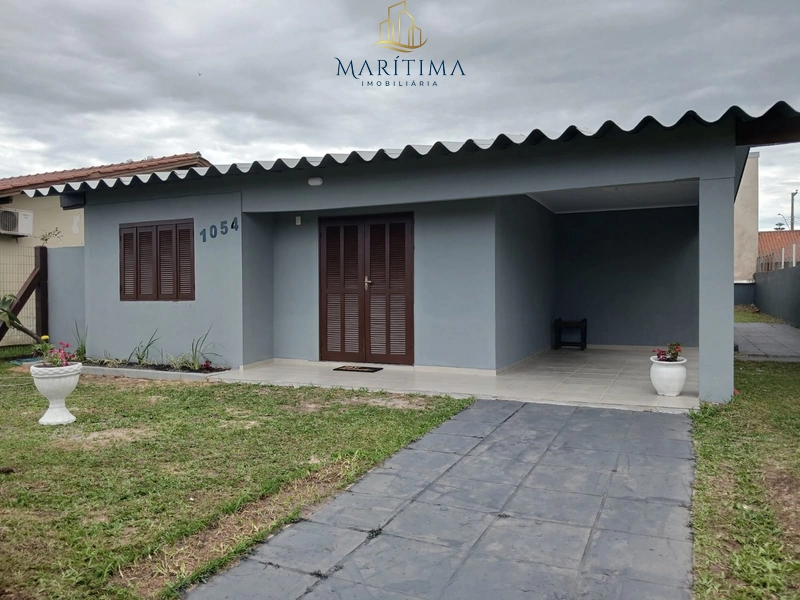 Casa com 04 dormitórios no Centro de Imbé!