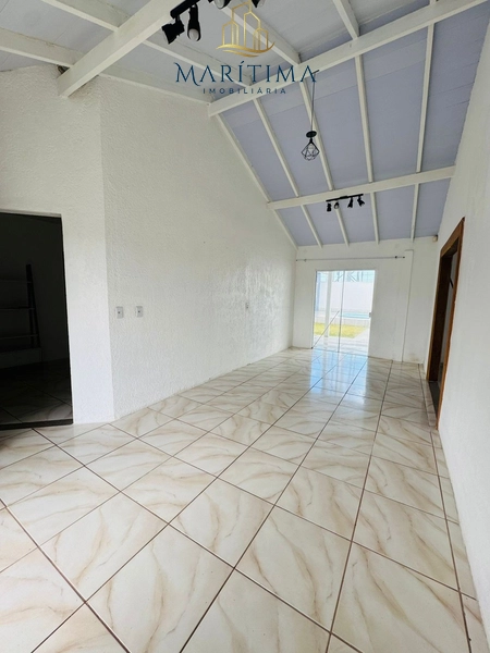 Casa com piscina, em bairro de moradores!: 5ª foto da galeria de imagens do imóvel