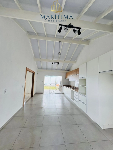 Casa com piscina, em bairro de moradores!: 6ª foto da galeria de imagens do imóvel