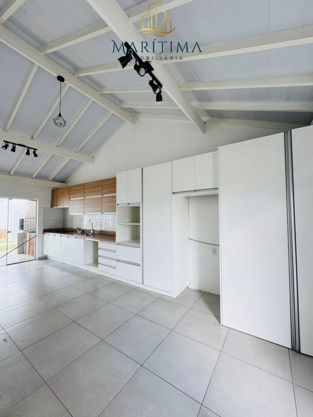 Casa com piscina, em bairro de moradores!: 8ª foto da galeria de imagens do imóvel