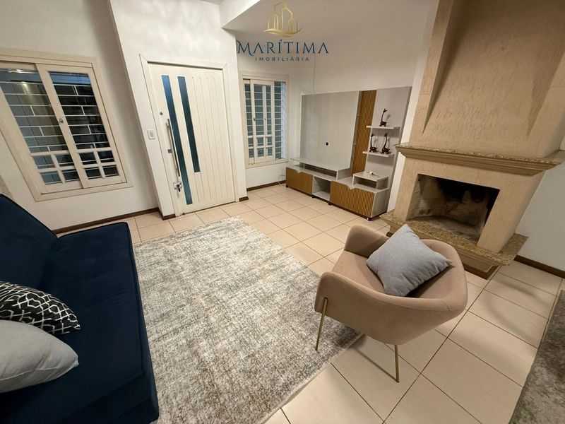 Sobrado com 03 dormitórios e piscina, no Centro de Imbé!: 2ª foto da galeria de imagens do imóvel