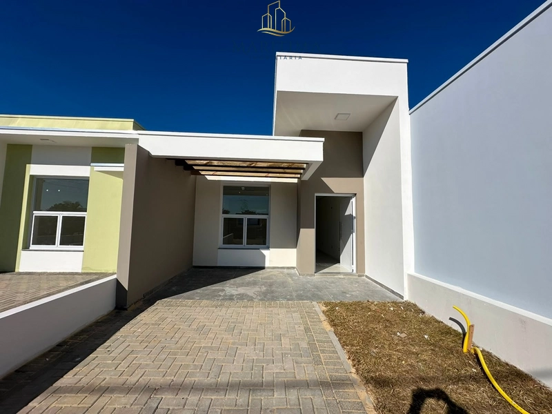 Excelente casa de 03 dormitórios