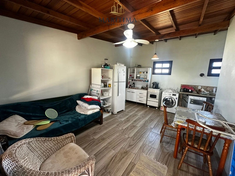 Casa com 03 dormitórios e pátio amplo, a 100 metros do Mar!!!: 6ª foto da galeria de imagens do imóvel