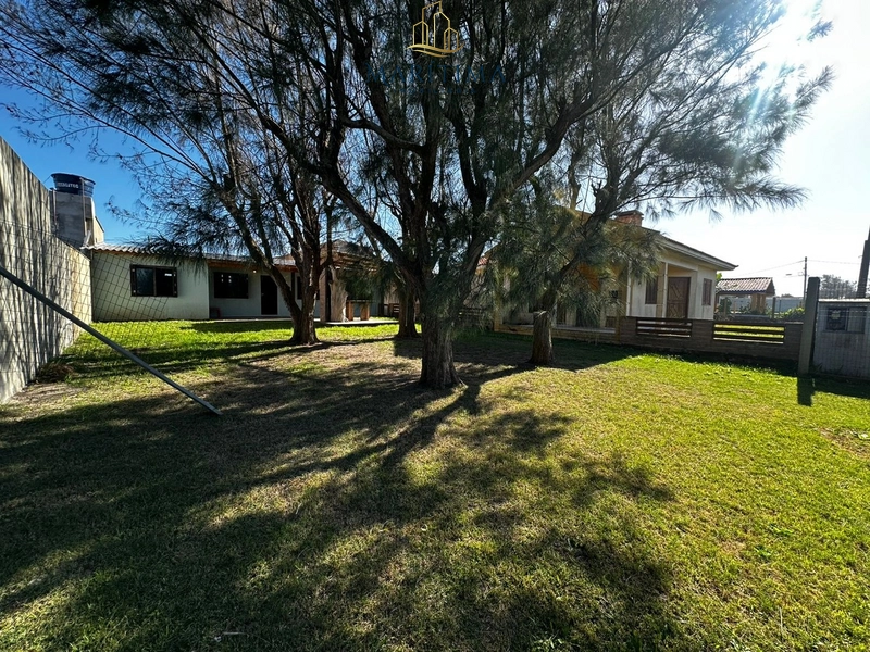 Casa com 03 dormitórios e pátio amplo, a 100 metros do Mar!!!: 3ª foto da galeria de imagens do imóvel