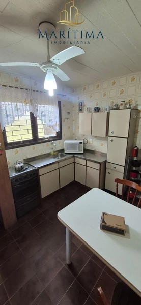 Casa com 4 dormitórios e anexo, em bairro de moradores!: 4ª foto da galeria de imagens do imóvel