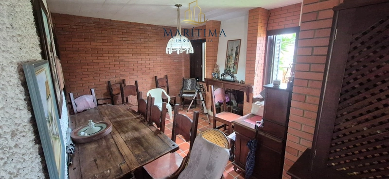 Casa com 4 dormitórios e anexo, em bairro de moradores!: 3ª foto da galeria de imagens do imóvel