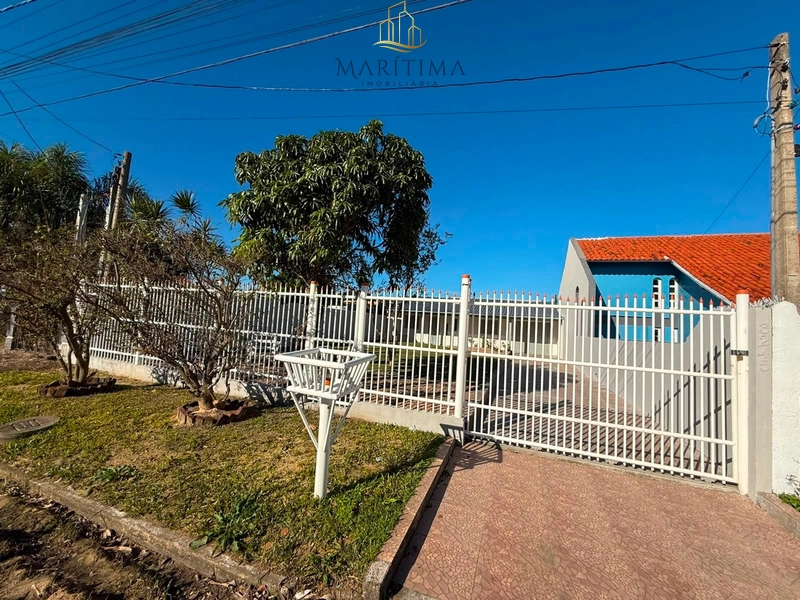 Casa com 04 dormitórios e pátio amplo, em bairro de moradores fixos!: 2ª foto da galeria de imagens do imóvel