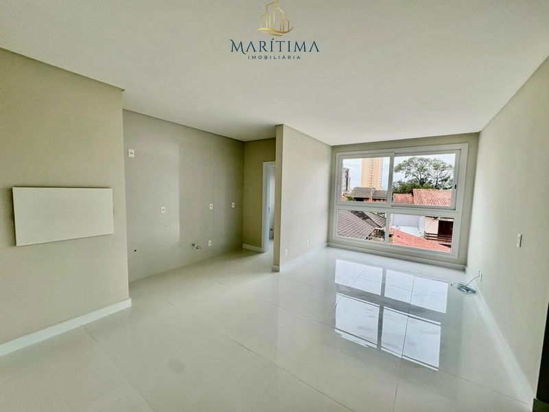 Apartamento com 02 dormitórios, No Centro de Tramandaí!