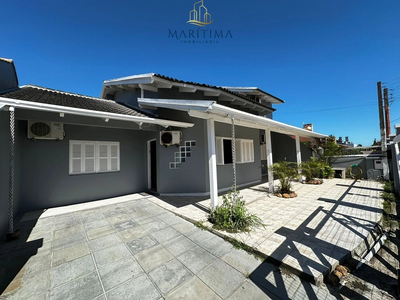 Casa no Centro de Imbé, com 05 dormitórios e piscina!: 3ª foto da galeria de imagens do imóvel