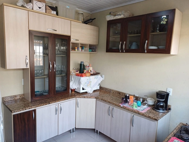 CASA EM LOTE AMPLO PRÓXIMA AO CENTRO.: 3ª foto da galeria de imagens do imóvel