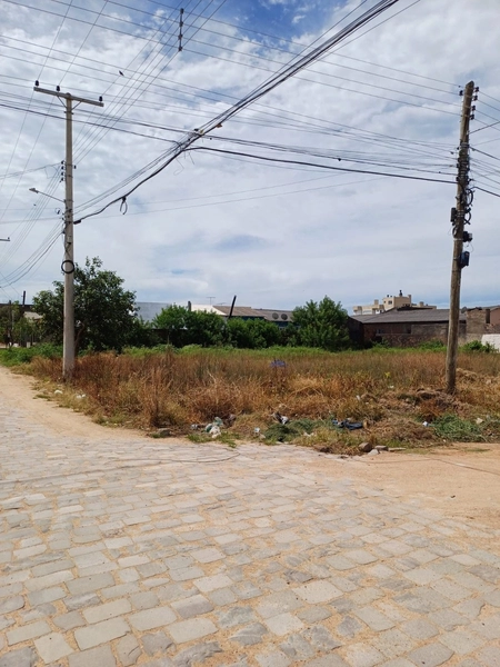 TERRENO DE ESQUINA NO BAIRRO OLARIA...: 3ª foto da galeria de imagens do imóvel