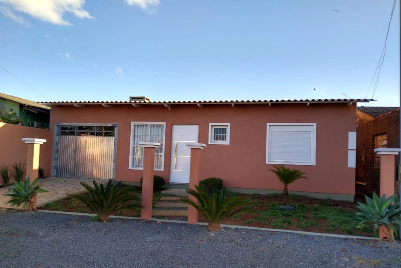 CASA 2 DORMITÓRIOS, GARAGEM NO BAIRRO OLARIA: 1ª foto da galeria de imagens do imóvel