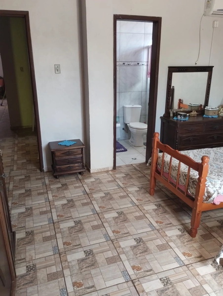 CASA AMPLA E BEM LOCALIZADA PRÓXIMA AO CENTRO...: 2ª foto da galeria de imagens do imóvel