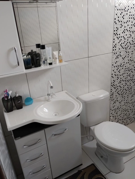 CASA AMPLA E BEM LOCALIZADA PRÓXIMA AO CENTRO...: 4ª foto da galeria de imagens do imóvel