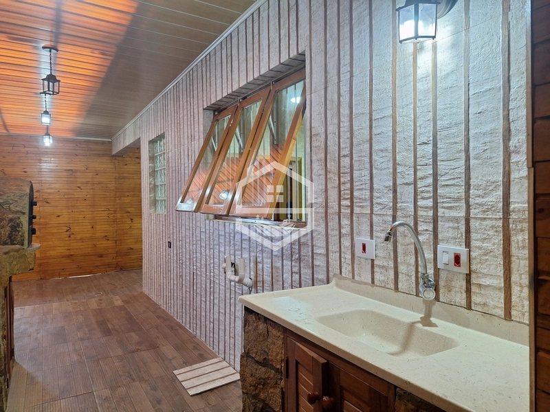 CASA ESTILO COLONIAL ACONCHEGANTE E BEM LOCALIZADA...: 25ª foto da galeria de imagens do imóvel